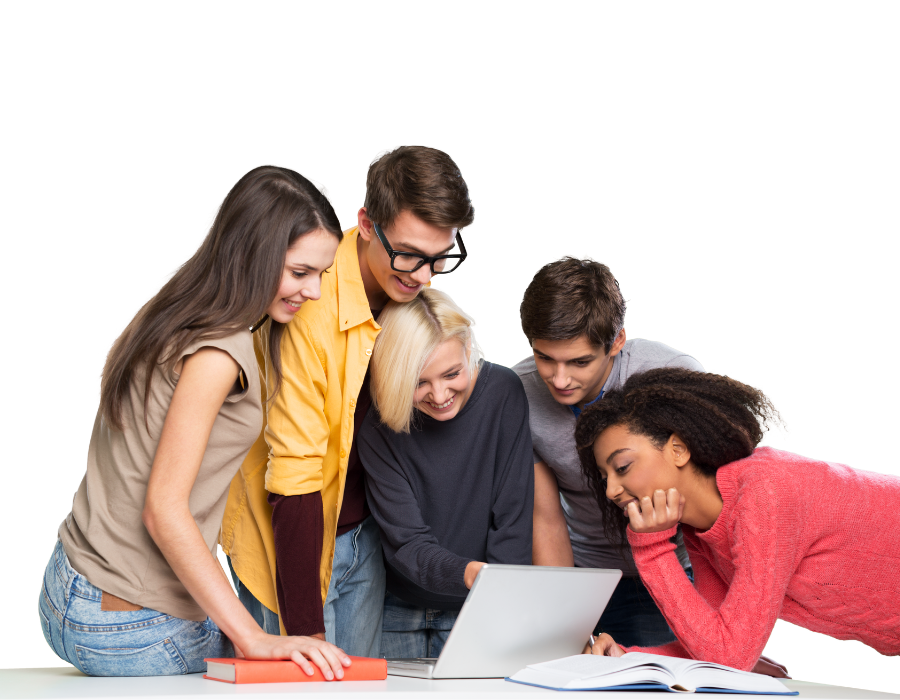 Grupo de jóvenes estudiando juntos en un ambiente colaborativo con una laptop y libros.
